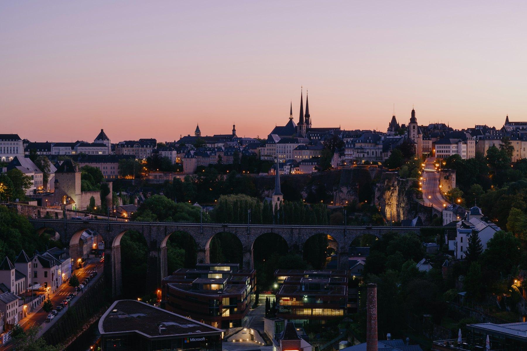 D'Dall an d'Silhouette vun der Stad Lëtzebuerg